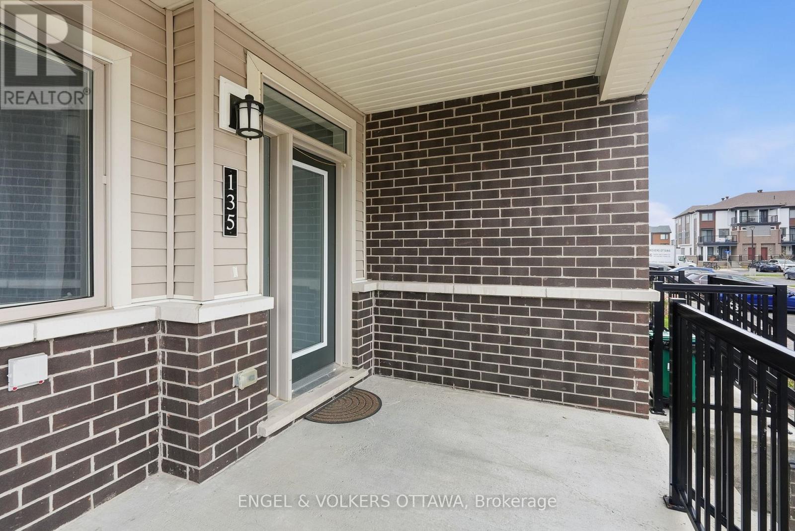 135 Anthracite Private, Ottawa, Ontario  K2J 7C8 - Photo 2 - X12992008