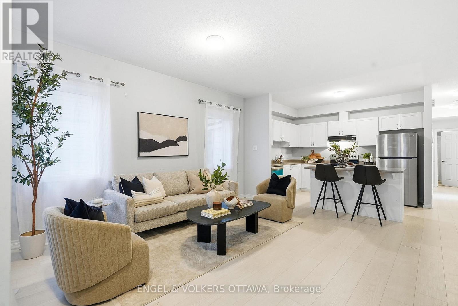 135 Anthracite Private, Ottawa, Ontario  K2J 7C8 - Photo 5 - X12992008