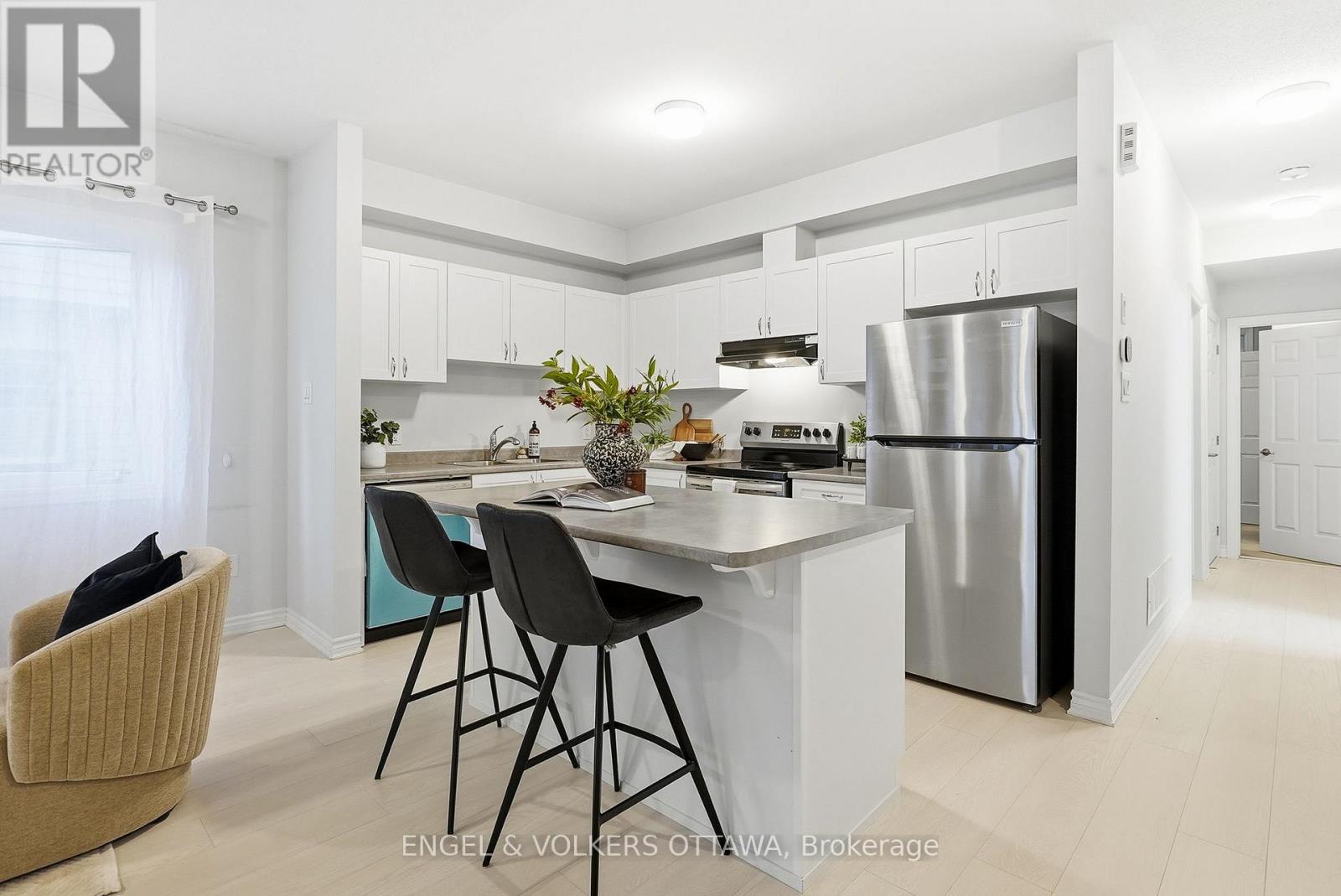 135 Anthracite Private, Ottawa, Ontario  K2J 7C8 - Photo 6 - X12992008