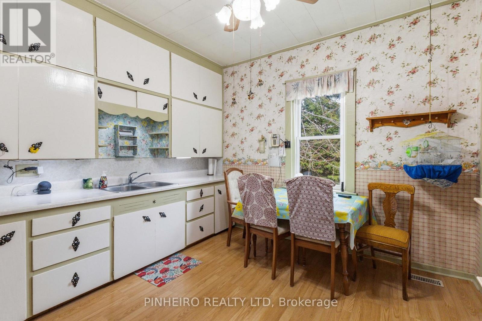 16376 Elginfield Road, Lucan Biddulph, Ontario  N0M 2P0 - Photo 10 - X12991996