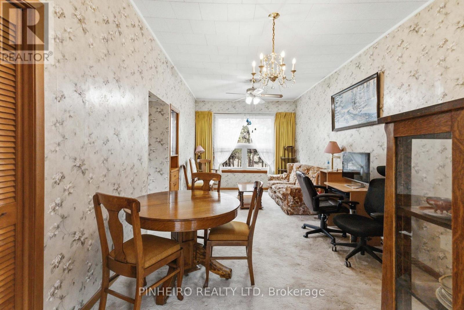 16376 Elginfield Road, Lucan Biddulph, Ontario  N0M 2P0 - Photo 5 - X12991996