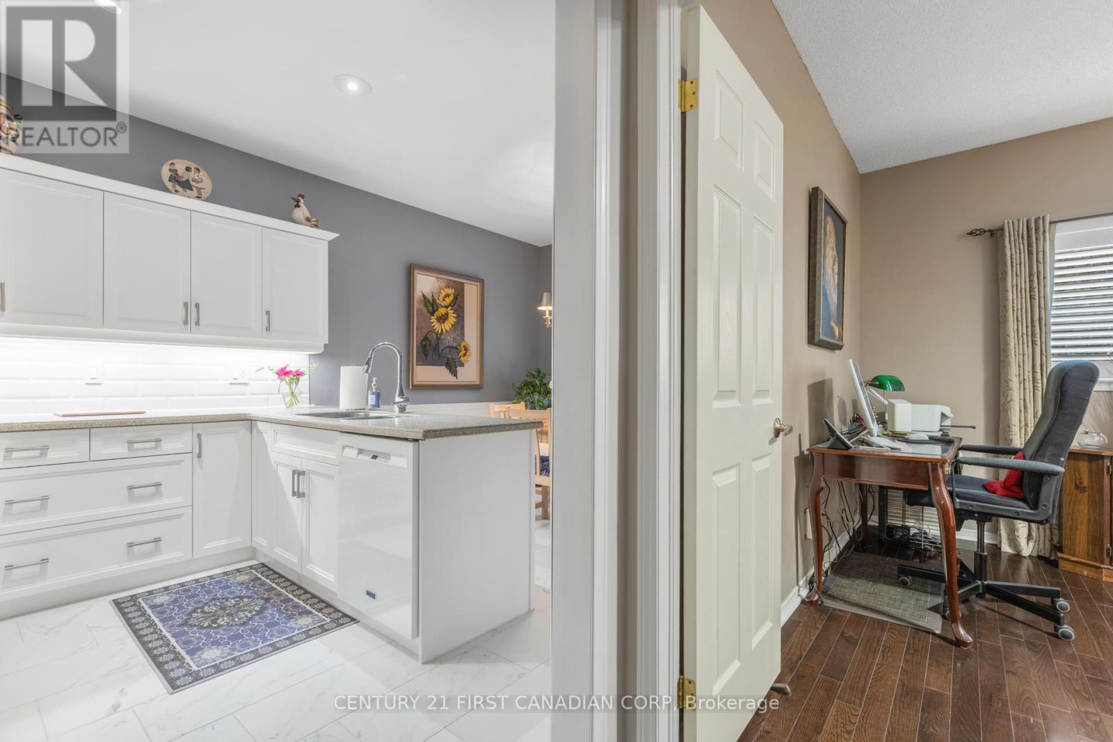 1 - 205 North Centre Road, London North, Ontario N5X 4E2 - Photo 15 - X12992010