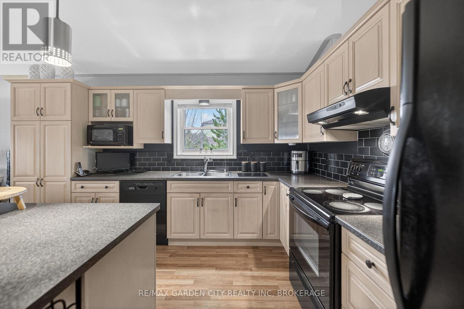 7059 Parkside Road, Niagara Falls, Ontario  L2H 3L6 - Photo 11 - X12962606