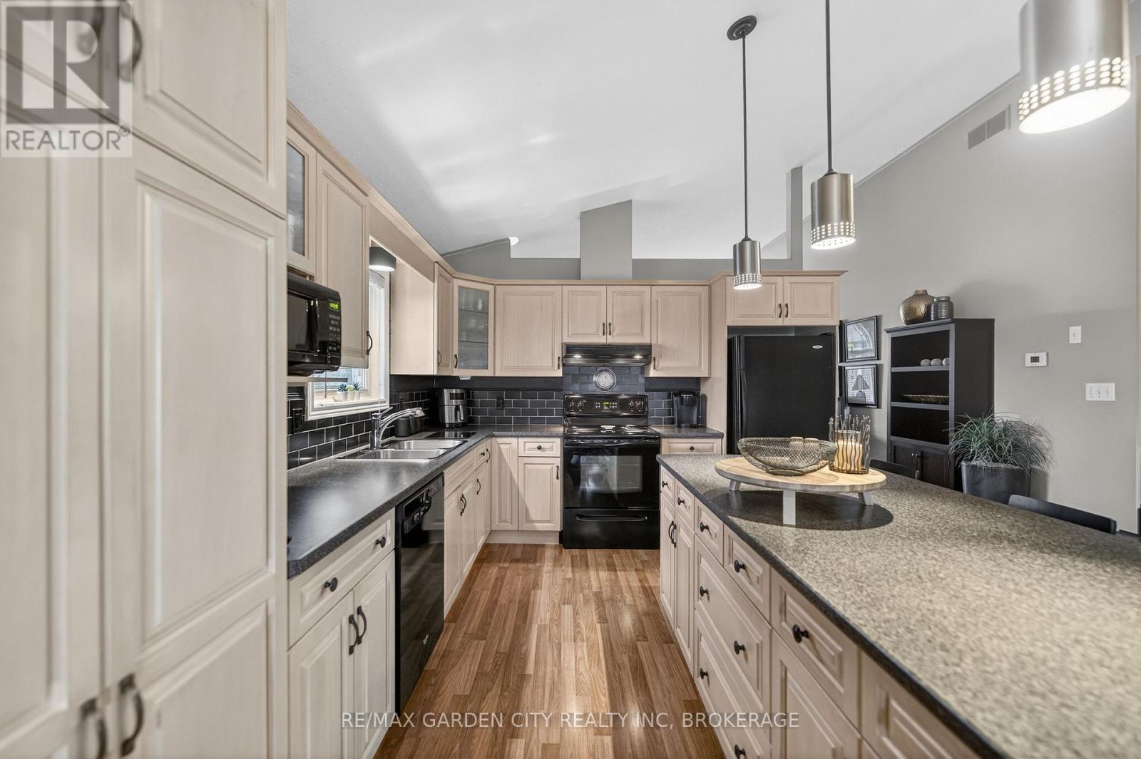 7059 Parkside Road, Niagara Falls, Ontario  L2H 3L6 - Photo 13 - X12962606