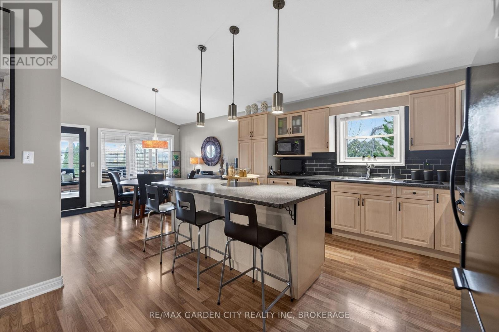 7059 Parkside Road, Niagara Falls, Ontario  L2H 3L6 - Photo 10 - X12962606