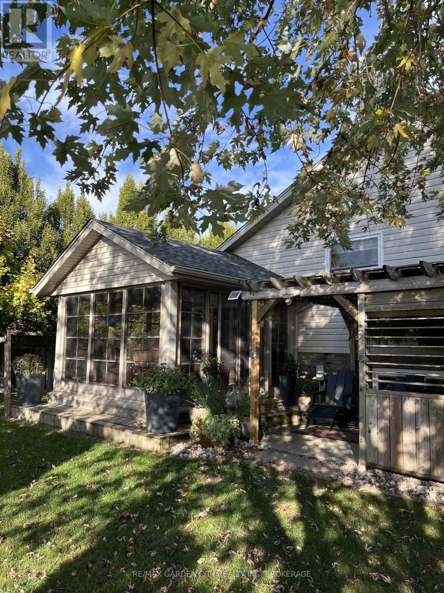 7059 Parkside Road, Niagara Falls, Ontario  L2H 3L6 - Photo 44 - X12962606