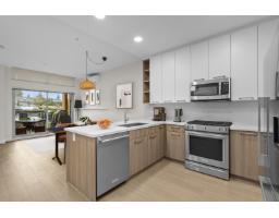 102 14022 NORTH BLUFF ROAD, White Rock, British Columbia