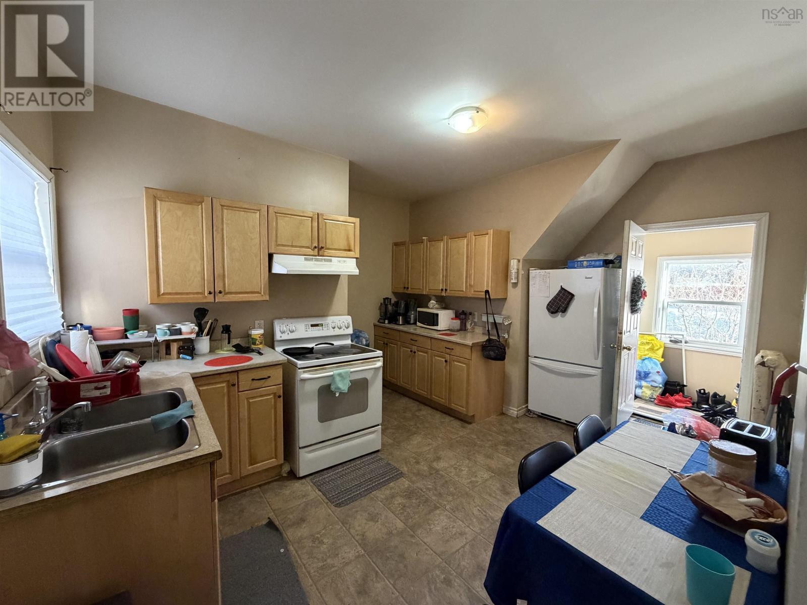 51 Brookland Street, Sydney, Nova Scotia  B1P 5B1 - Photo 3 - 202602351