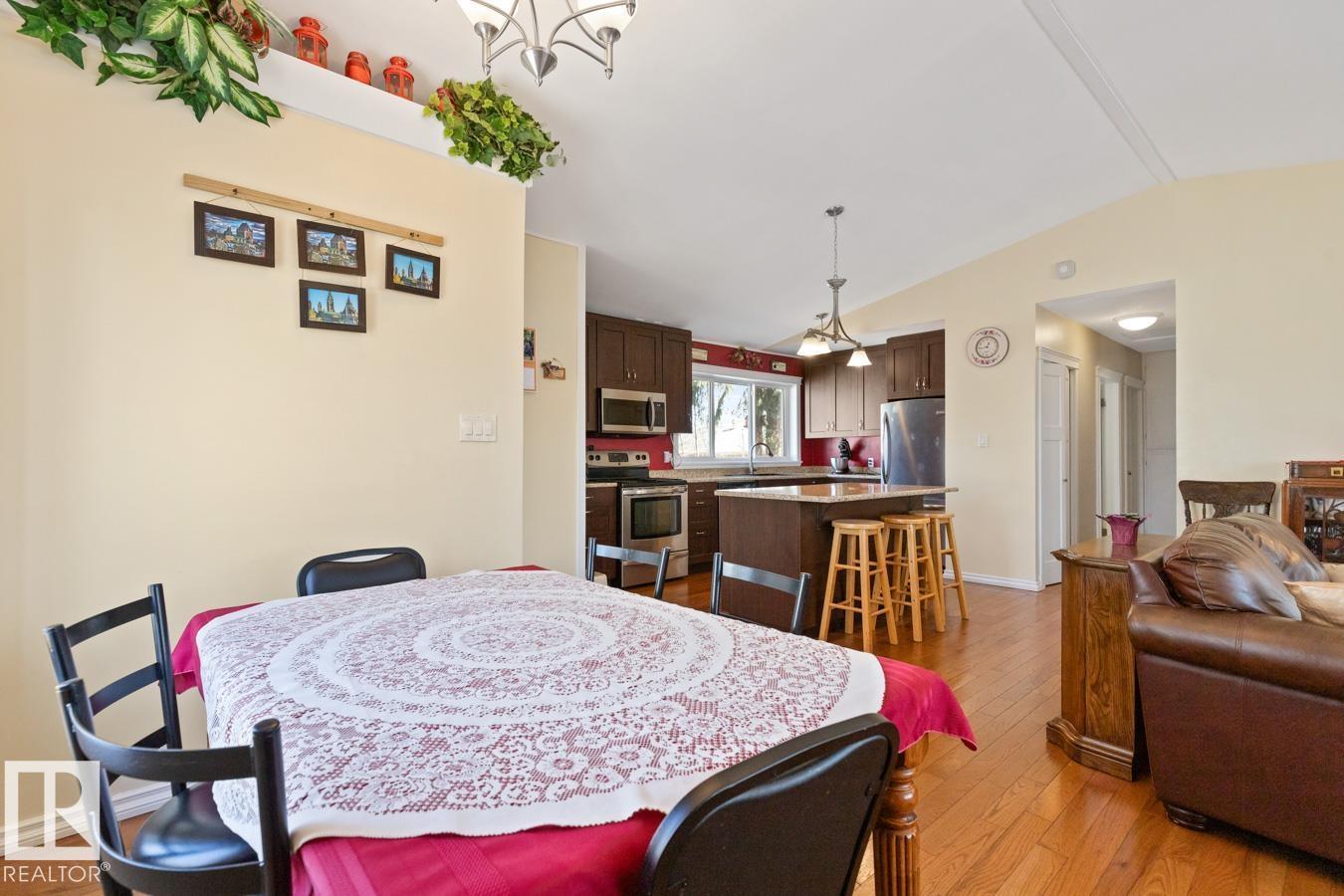 15926 92 Av Nw, Edmonton, Alberta  T5R 5C6 - Photo 11 - E4481185