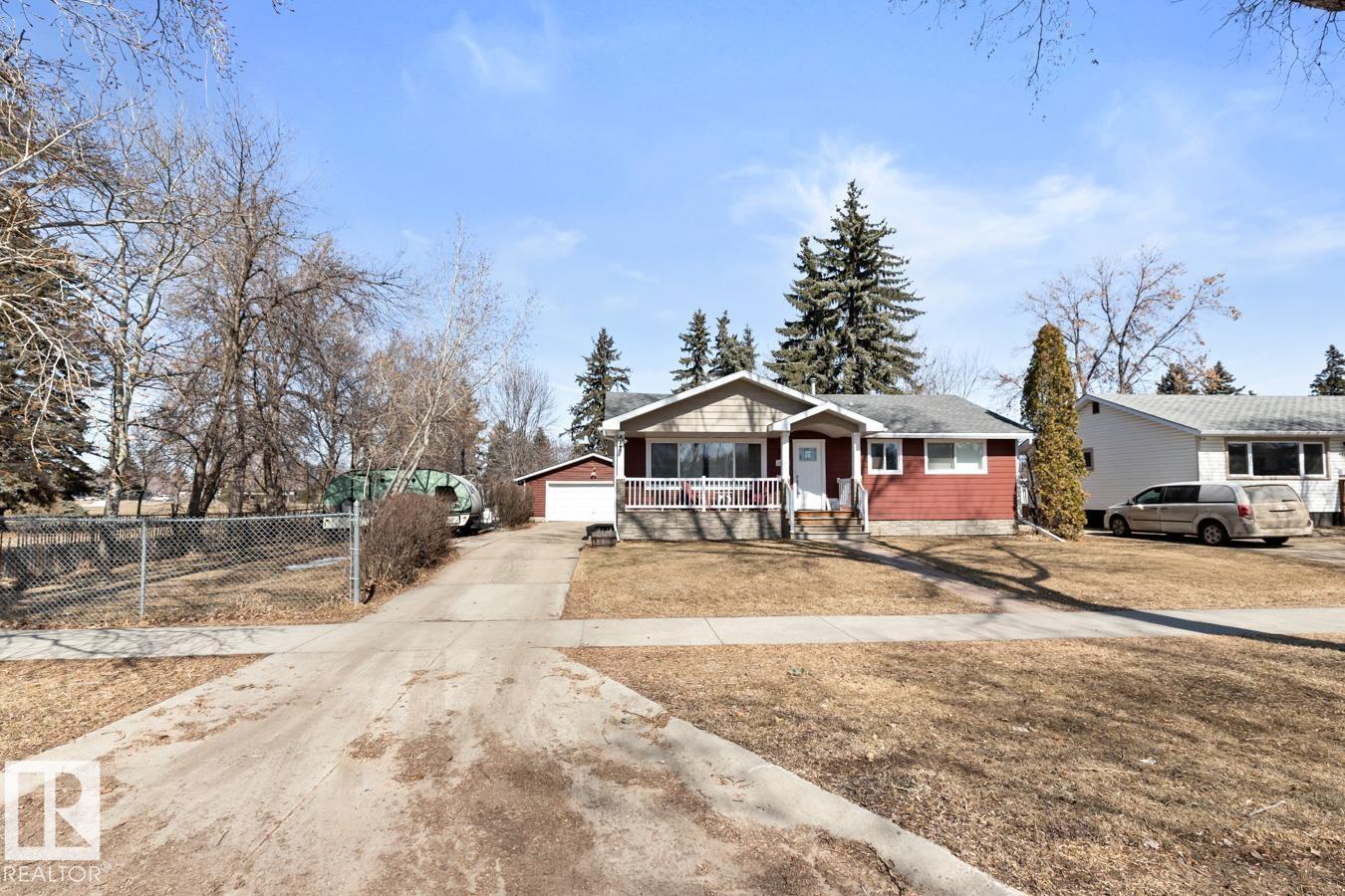 15926 92 Av Nw, Edmonton, Alberta  T5R 5C6 - Photo 3 - E4481185
