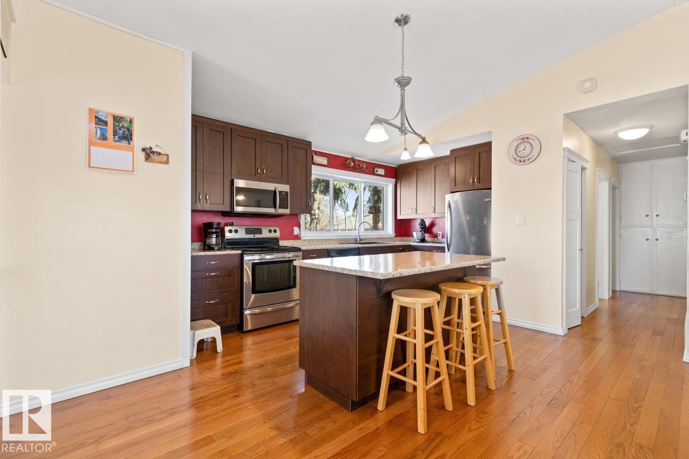 15926 92 Av Nw, Edmonton, Alberta  T5R 5C6 - Photo 5 - E4481185