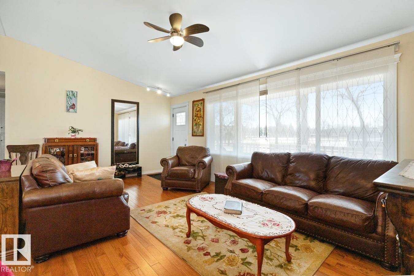 15926 92 Av Nw, Edmonton, Alberta  T5R 5C6 - Photo 9 - E4481185