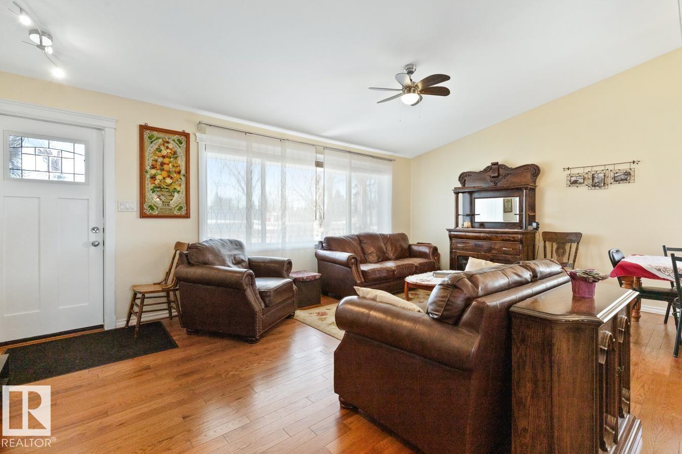 15926 92 Av Nw, Edmonton, Alberta  T5R 5C6 - Photo 8 - E4481185