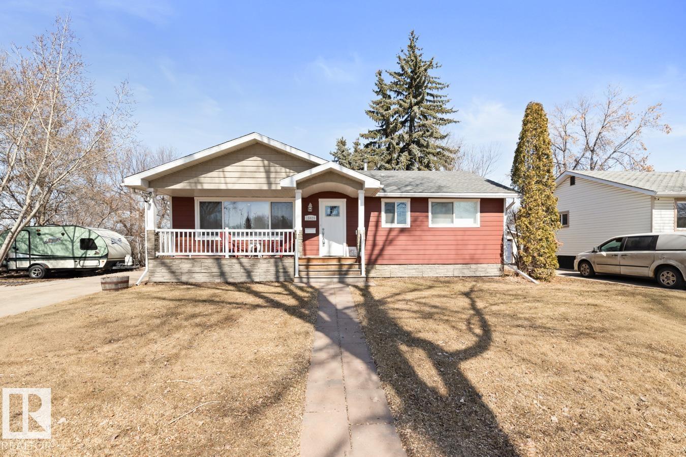 15926 92 AV NW, Edmonton, Alberta