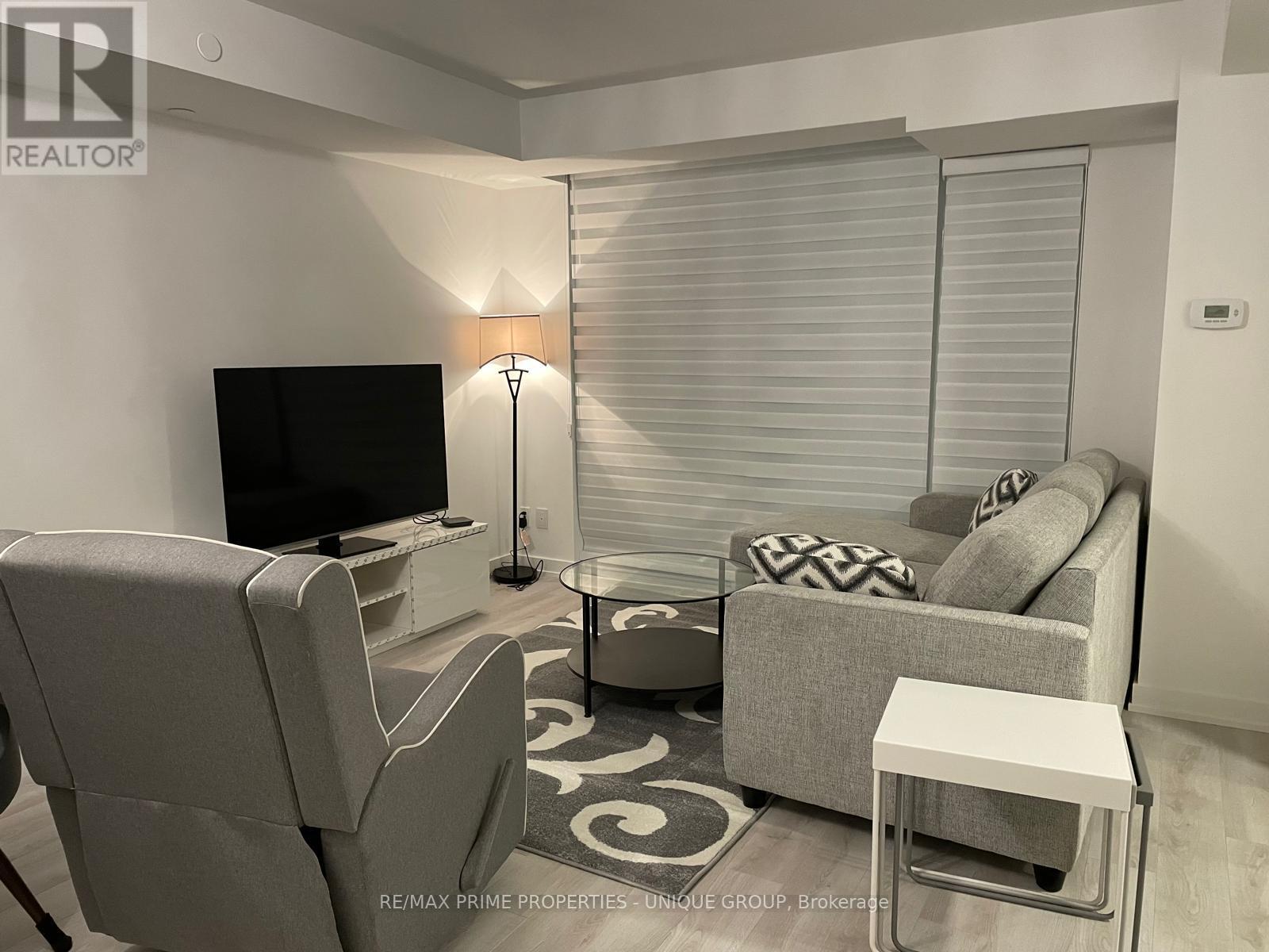 116 Varna Drive, Toronto, Ontario  M6H 0C8 - Photo 10 - C12987652