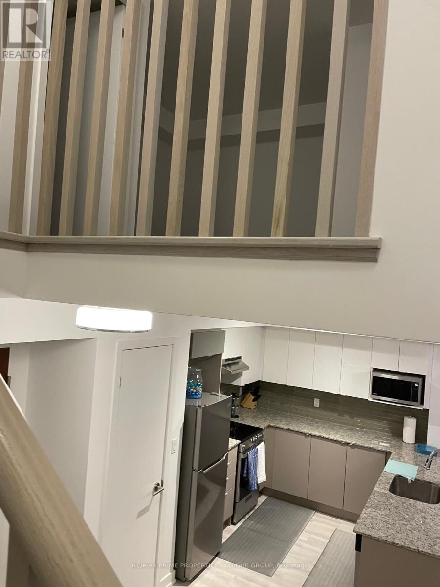 116 Varna Drive, Toronto, Ontario  M6H 0C8 - Photo 13 - C12987652