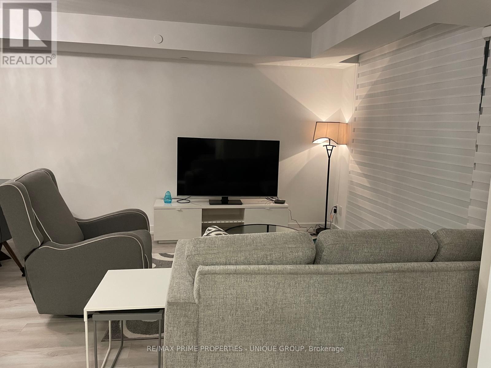 116 Varna Drive, Toronto, Ontario  M6H 0C8 - Photo 9 - C12987652