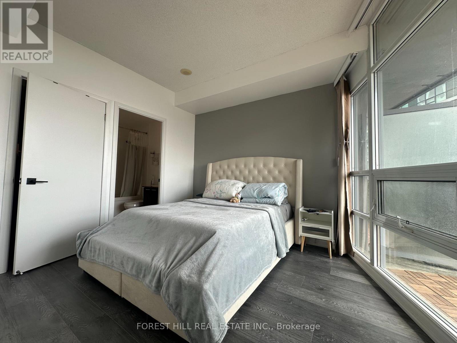 1307 - 15 Bruyeres Mews, Toronto, Ontario  M5V 0A7 - Photo 13 - C12991610