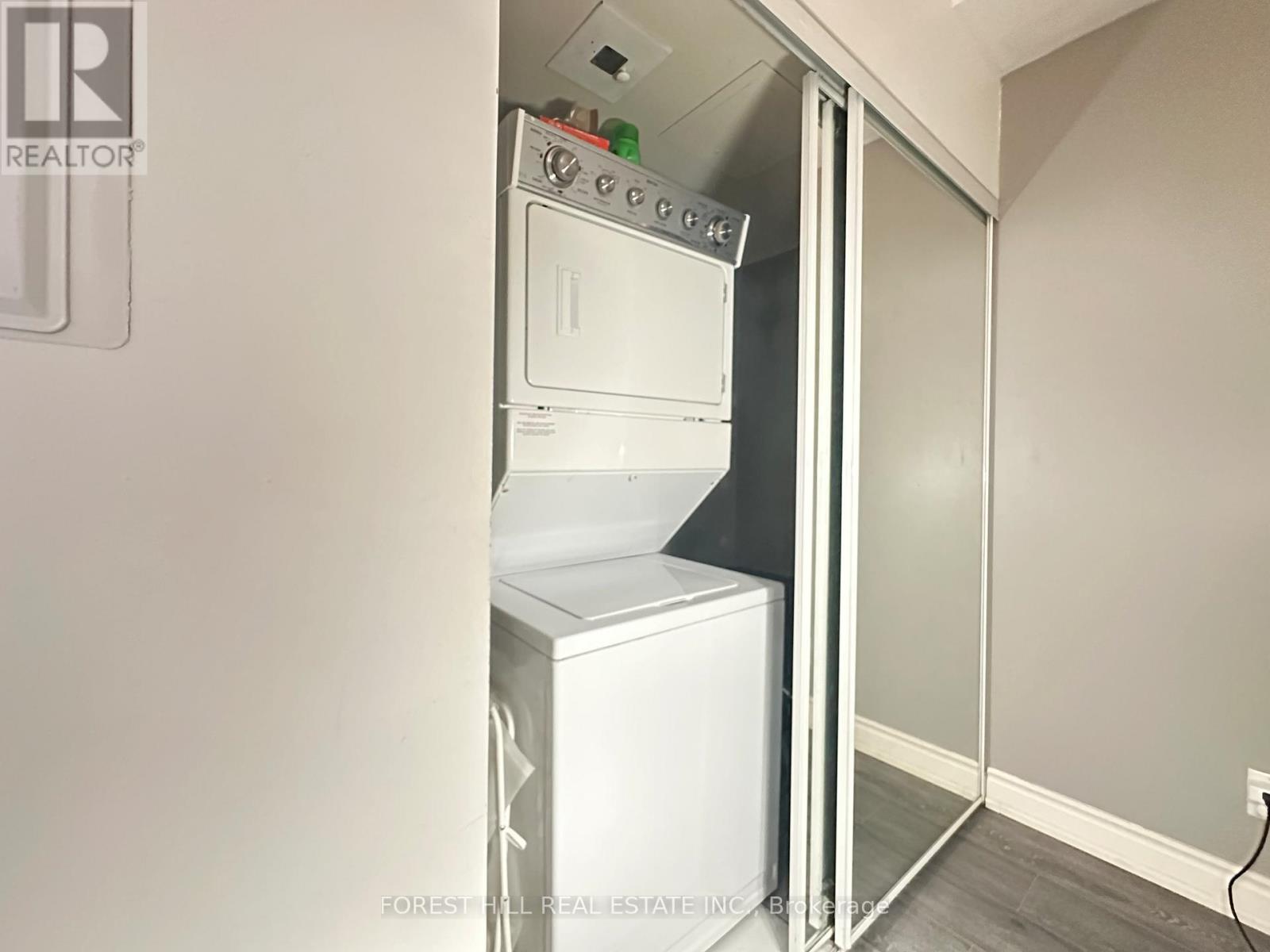 1307 - 15 Bruyeres Mews, Toronto, Ontario  M5V 0A7 - Photo 7 - C12991610