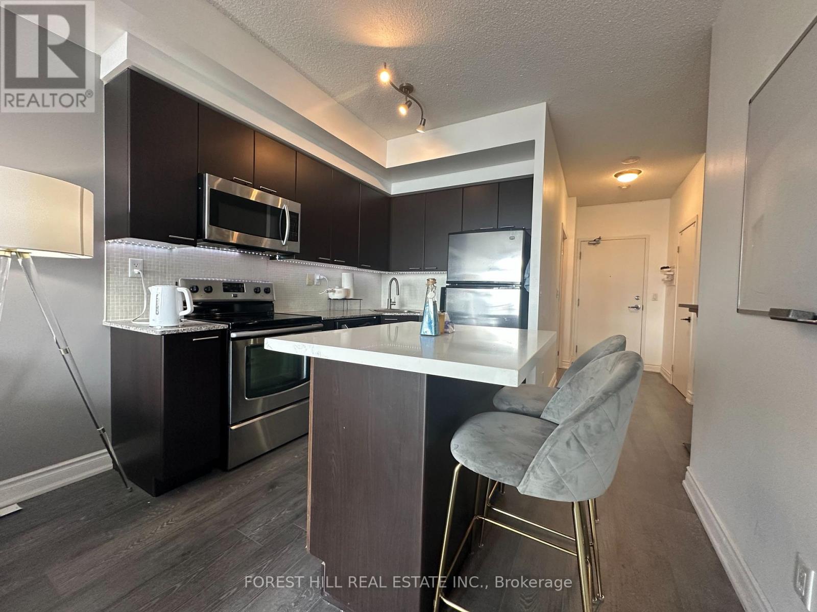 1307 - 15 Bruyeres Mews, Toronto, Ontario  M5V 0A7 - Photo 8 - C12991610