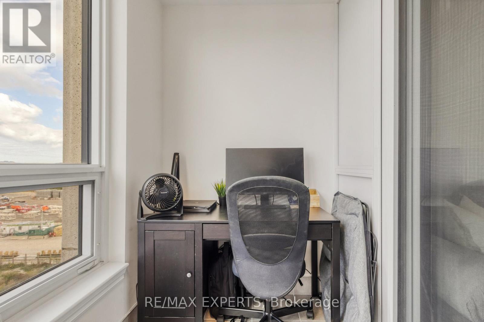 702 - 9085 Jane Street, Vaughan, Ontario  L4K 0L8 - Photo 12 - N12991702