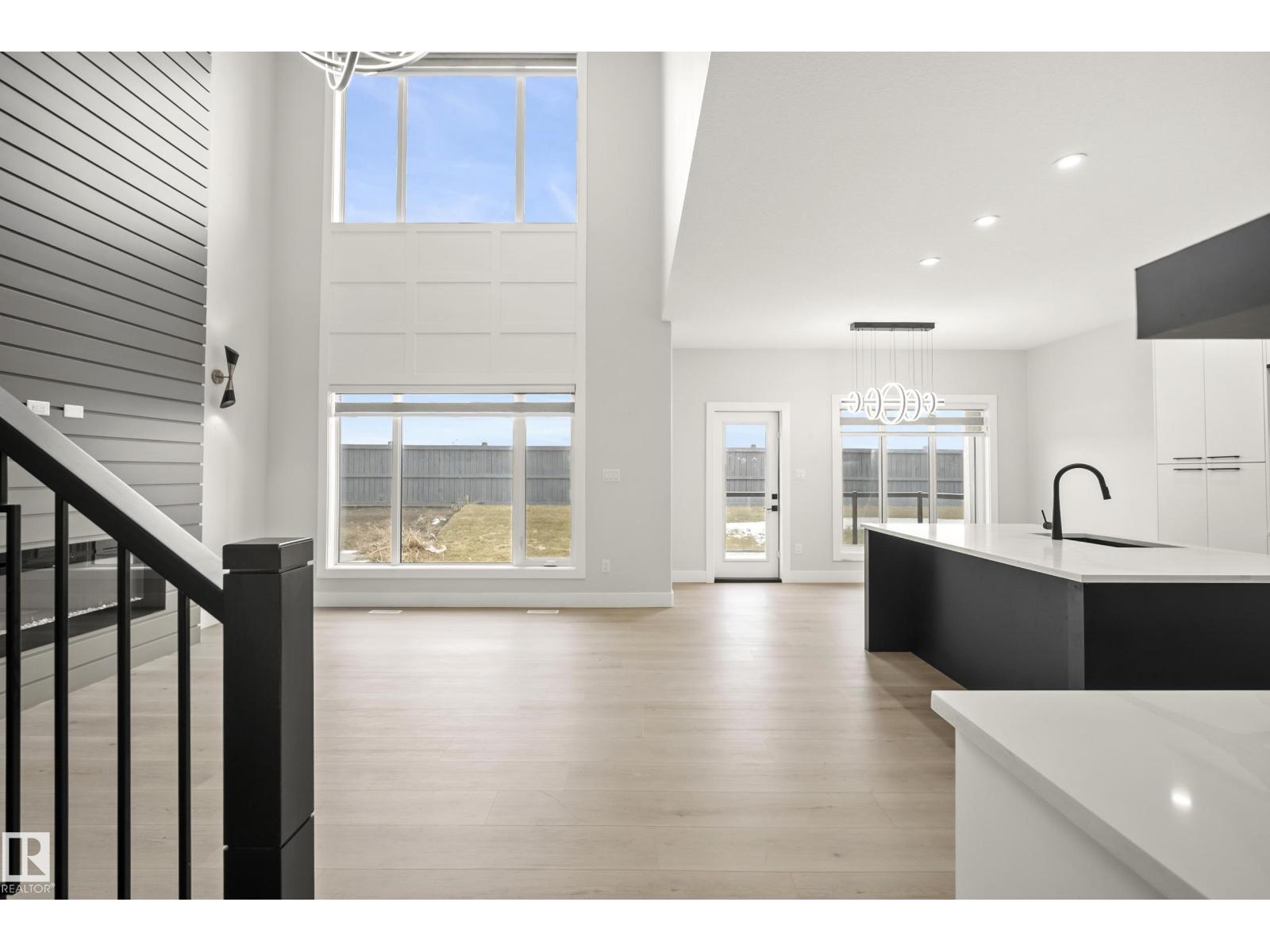 15031 10 ST NW, Edmonton, Alberta