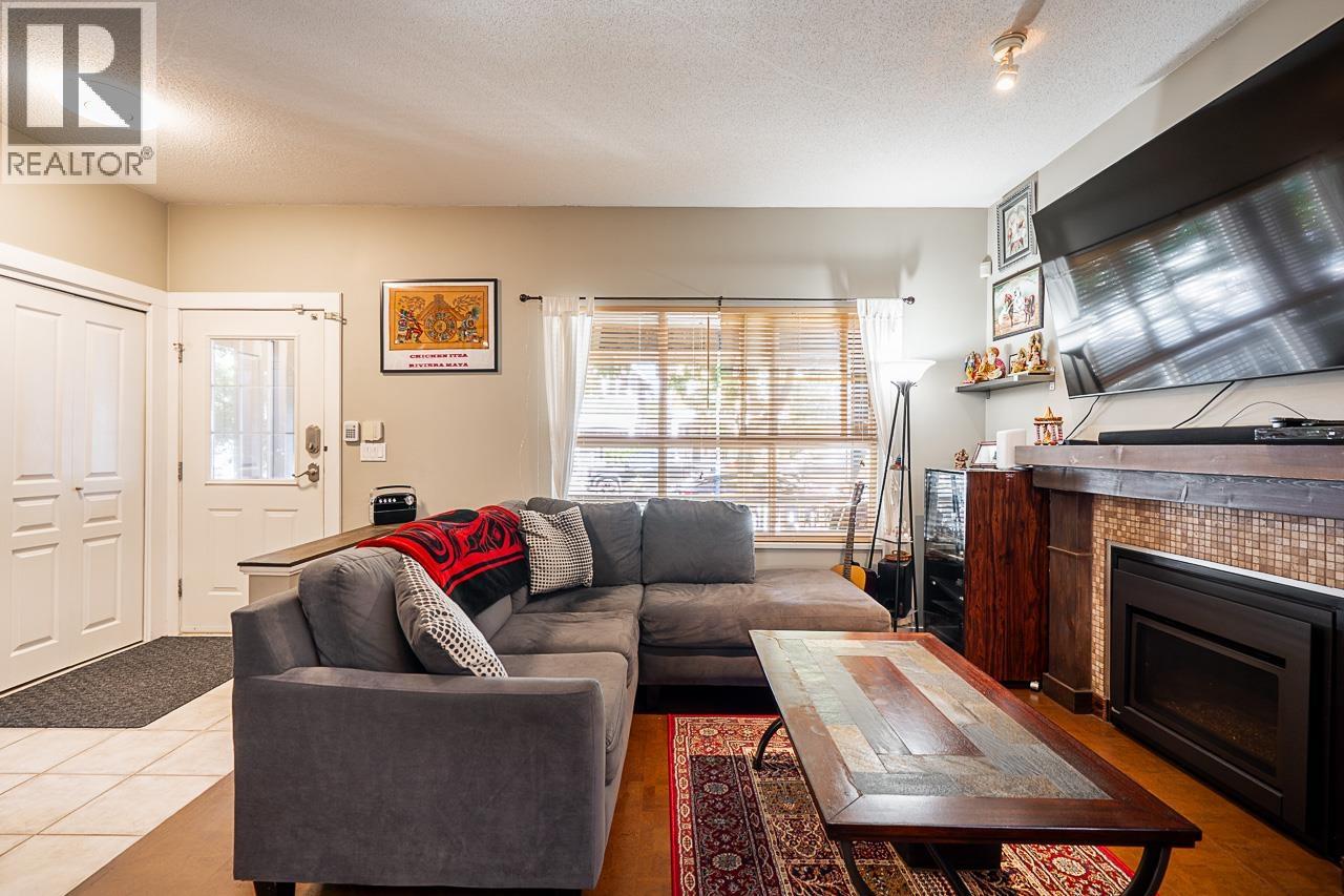 132 Star Crescent, New Westminster, British Columbia  V3M 6X5 - Photo 7 - R3088108