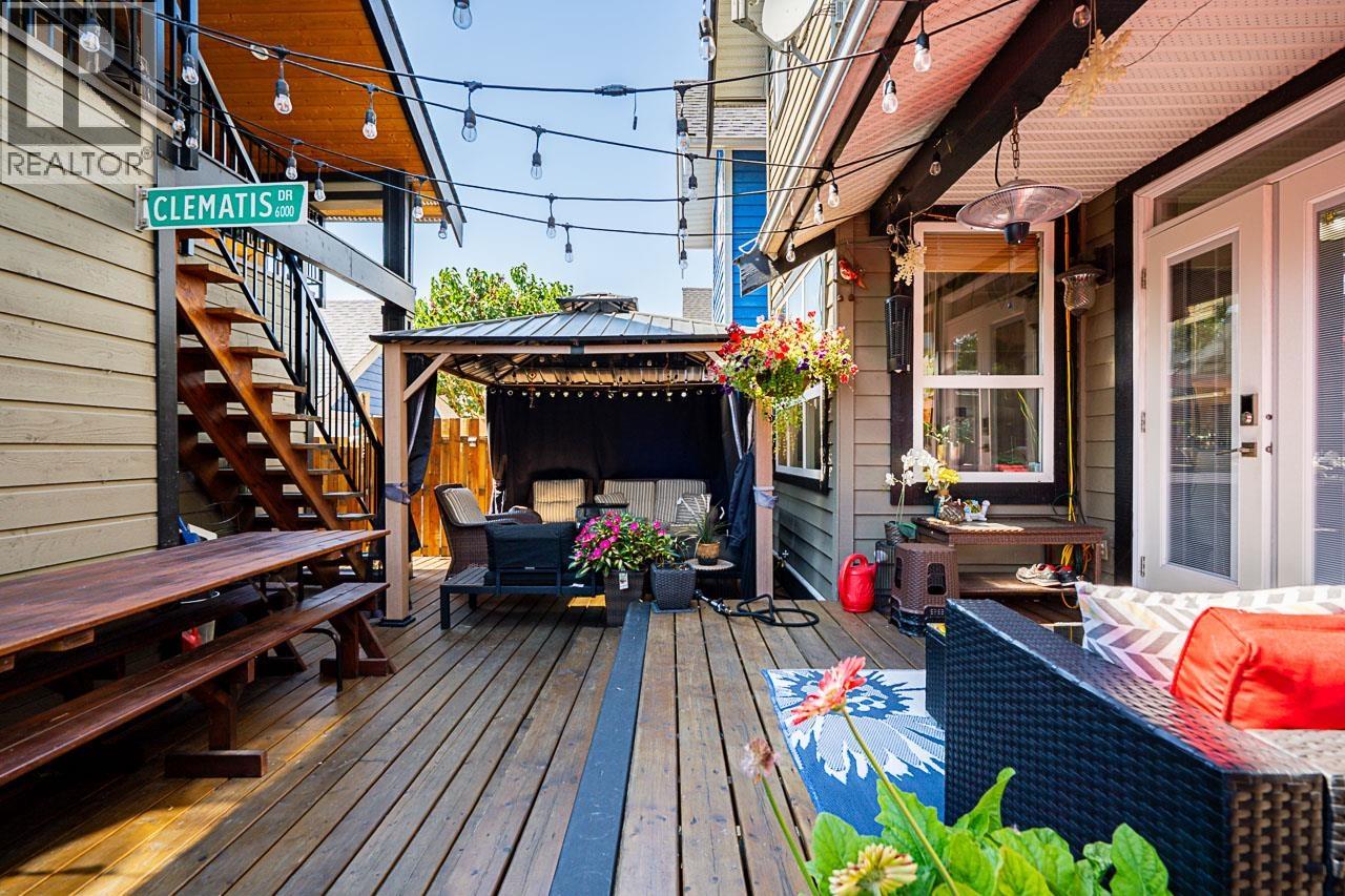 132 Star Crescent, New Westminster, British Columbia  V3M 6X5 - Photo 2 - R3088108