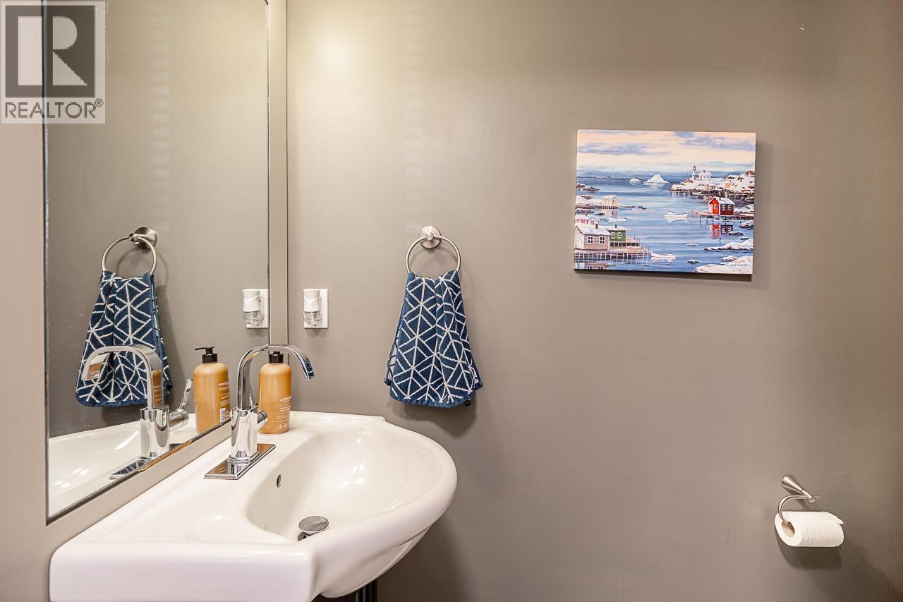 132 Star Crescent, New Westminster, British Columbia  V3M 6X5 - Photo 19 - R3088108