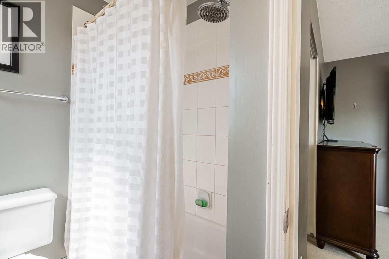 132 Star Crescent, New Westminster, British Columbia  V3M 6X5 - Photo 25 - R3088108