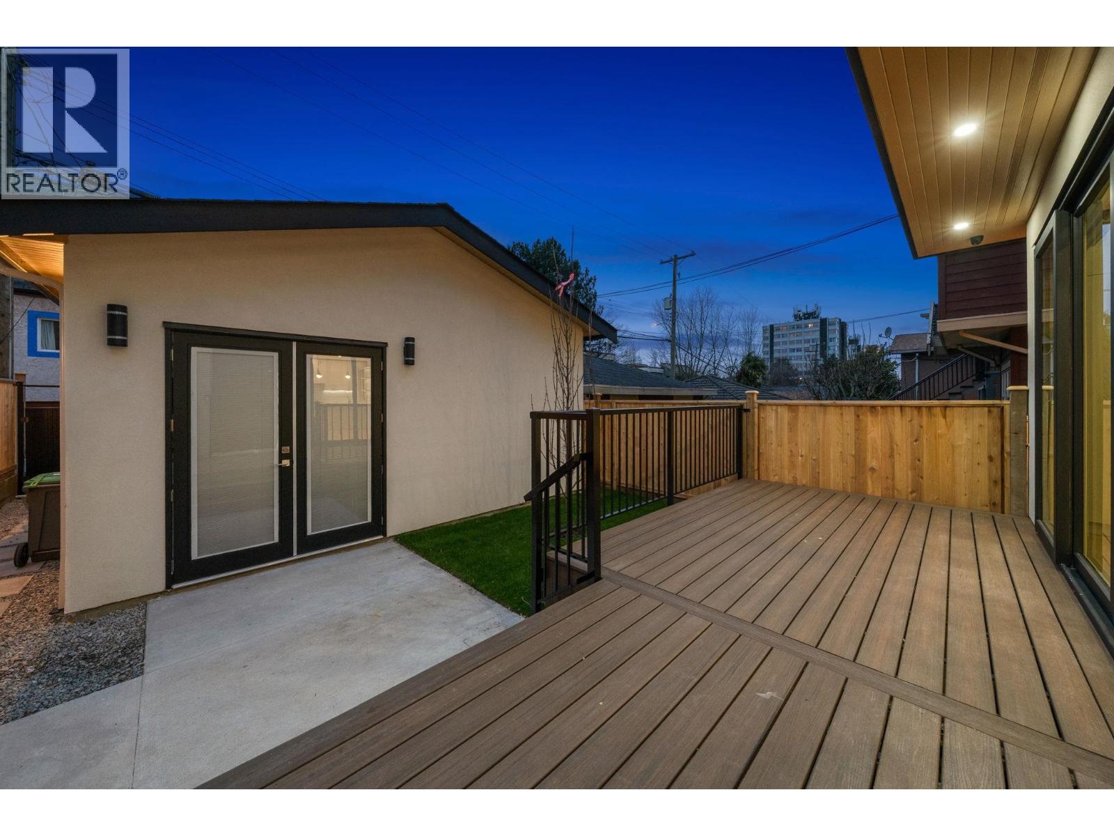 2 1582 E 2nd Avenue, Vancouver, British Columbia  V5N 1C7 - Photo 3 - R3109582