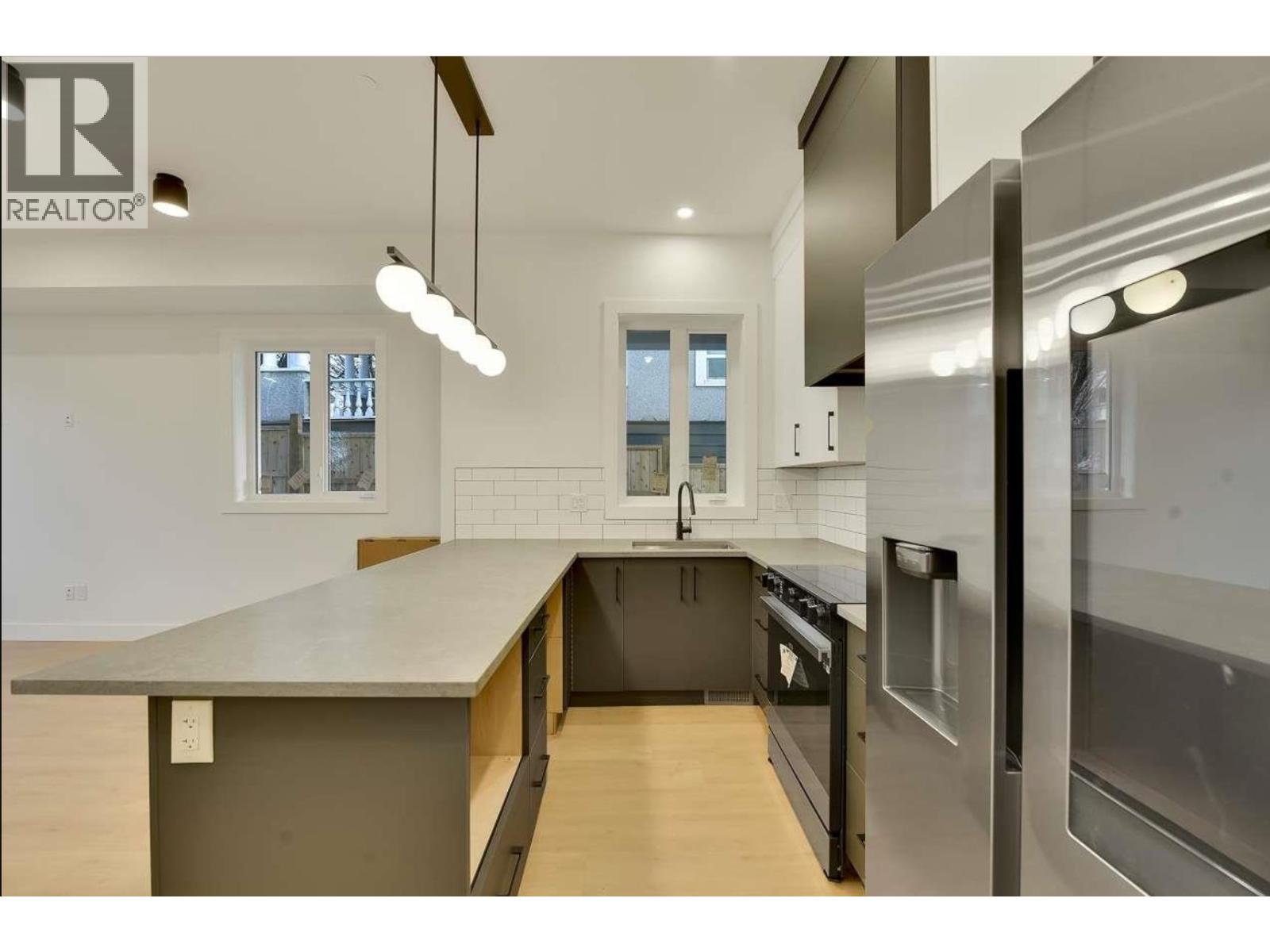 1 1436 E 1st Avenue, Vancouver, British Columbia  V5N 1A3 - Photo 3 - R3109884