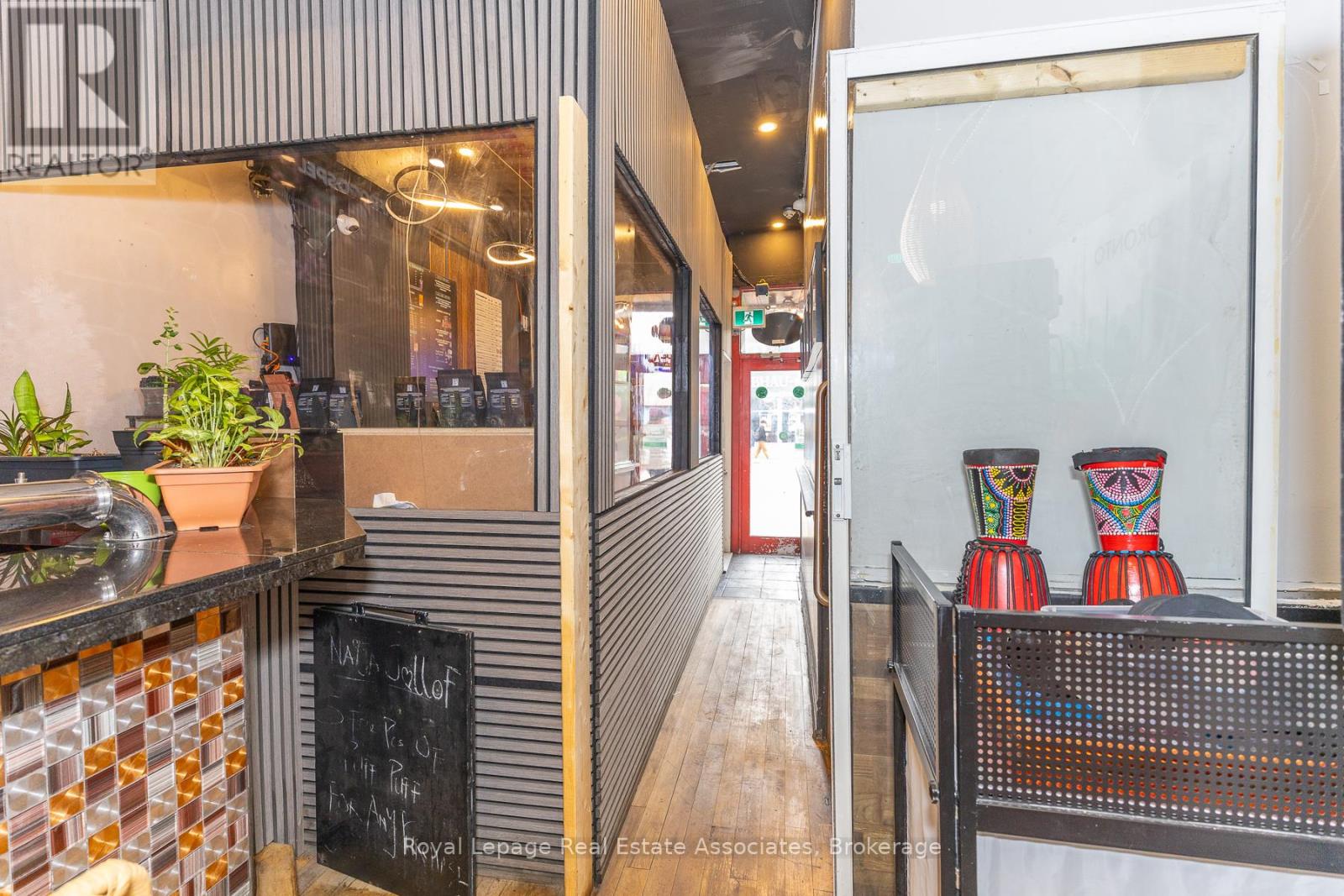 592 Queen Street W, Toronto, Ontario  M6J 1E3 - Photo 6 - C12991956