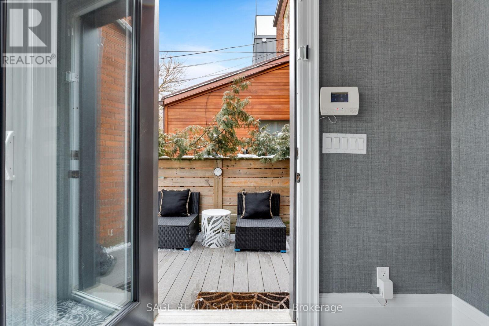 221 Crawford Street, Toronto, Ontario  M6J 2V5 - Photo 17 - C12991972