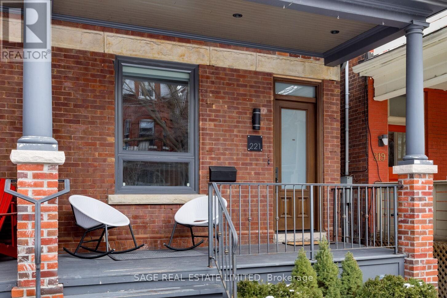 221 Crawford Street, Toronto, Ontario  M6J 2V5 - Photo 4 - C12991972