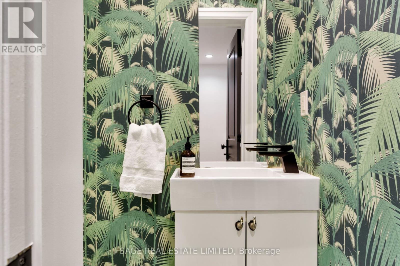 221 Crawford Street, Toronto, Ontario  M6J 2V5 - Photo 45 - C12991972