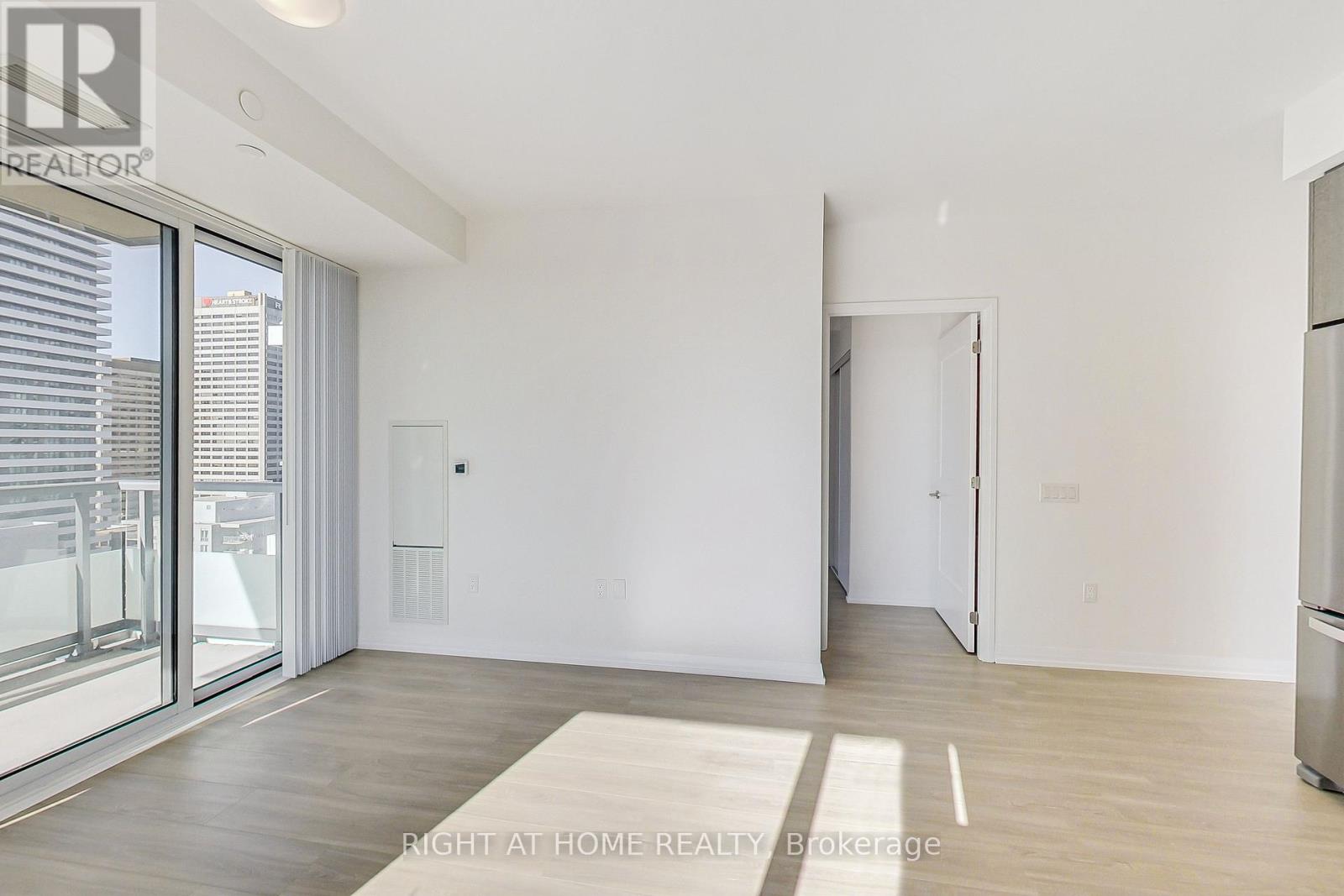 2113 - 50 Dunfield Avenue, Toronto, Ontario  M4S 0E4 - Photo 10 - C12991982