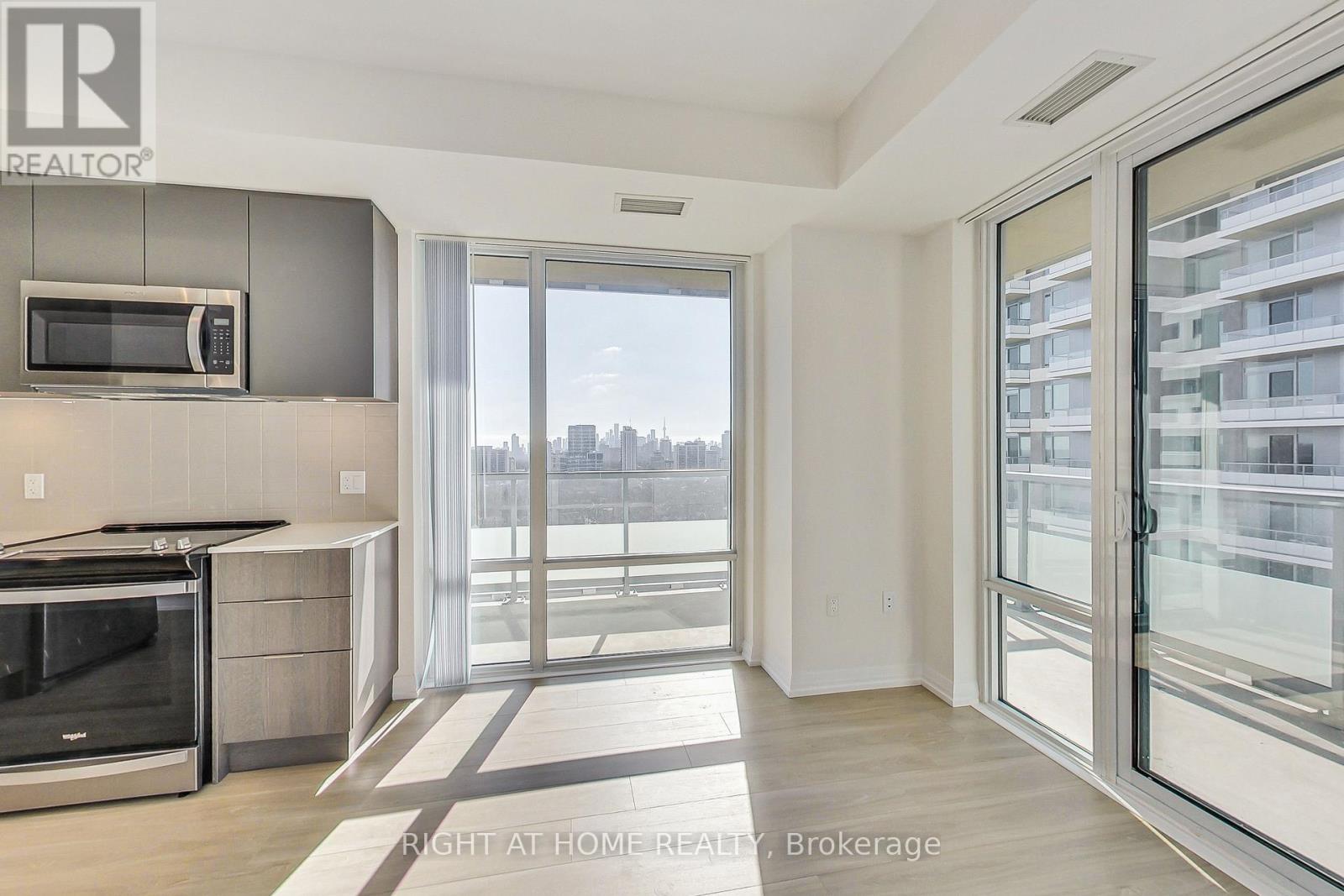 2113 - 50 Dunfield Avenue, Toronto, Ontario  M4S 0E4 - Photo 12 - C12991982