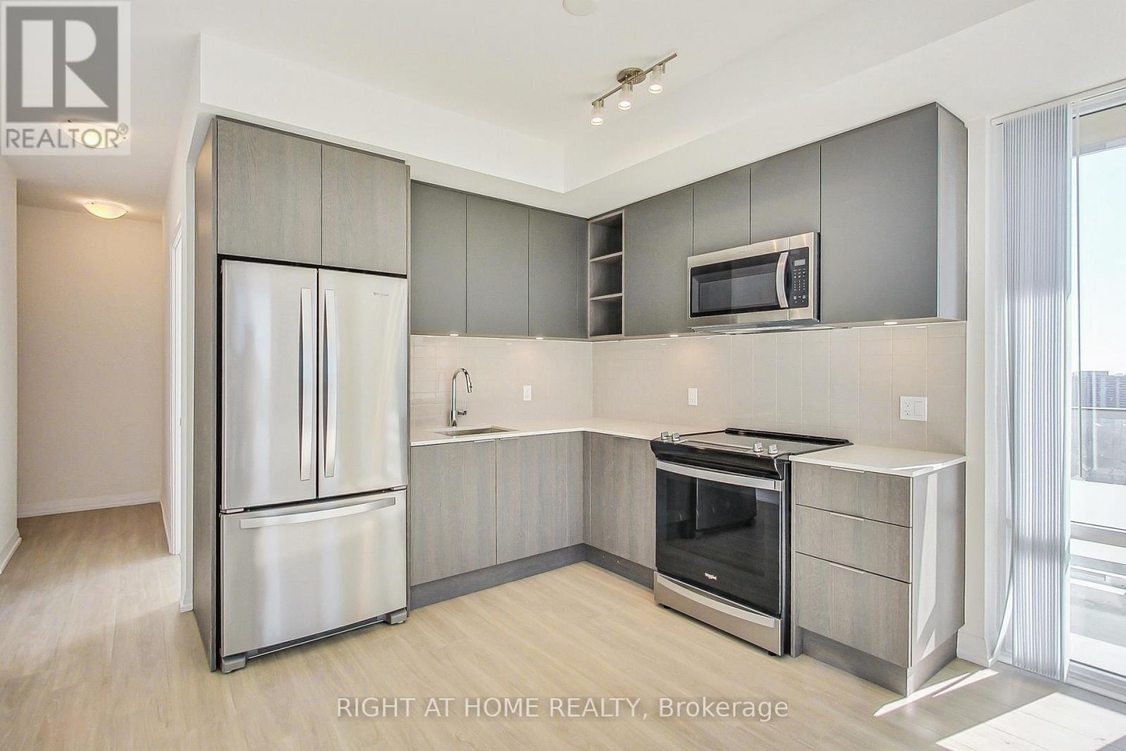 2113 - 50 Dunfield Avenue, Toronto, Ontario  M4S 0E4 - Photo 13 - C12991982