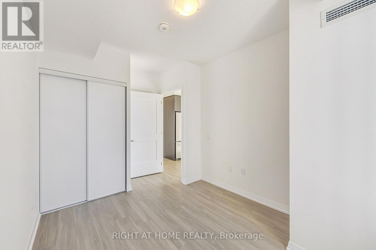 2113 - 50 Dunfield Avenue, Toronto, Ontario  M4S 0E4 - Photo 18 - C12991982