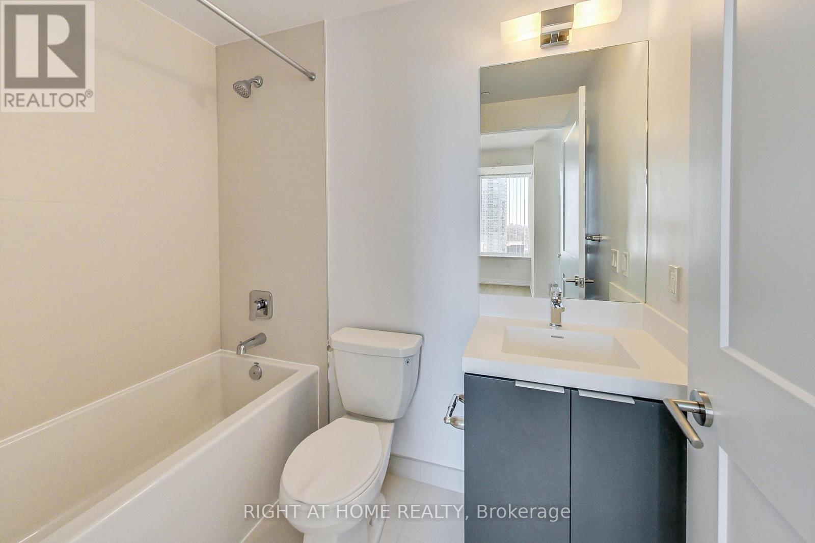 2113 - 50 Dunfield Avenue, Toronto, Ontario  M4S 0E4 - Photo 20 - C12991982