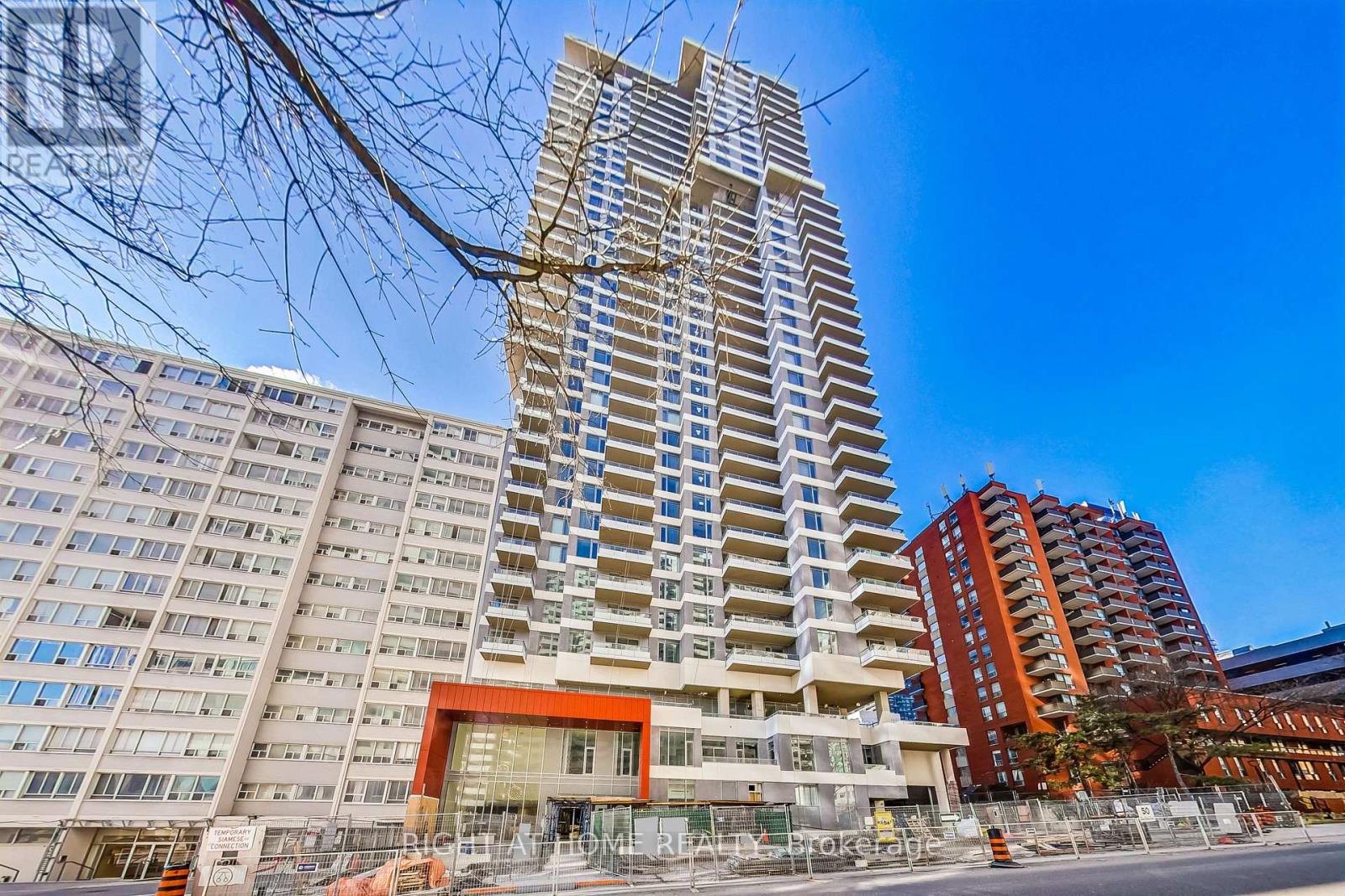 2113 - 50 Dunfield Avenue, Toronto, Ontario  M4S 0E4 - Photo 4 - C12991982