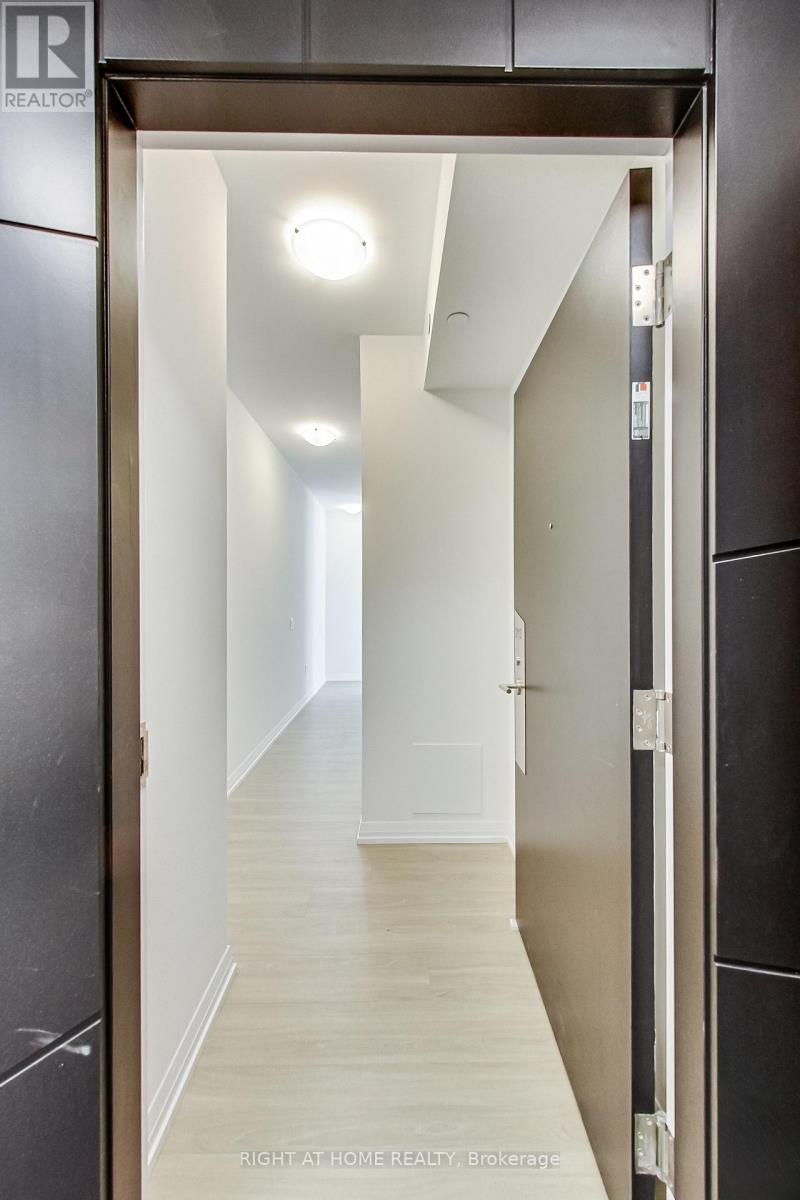 2113 - 50 Dunfield Avenue, Toronto, Ontario  M4S 0E4 - Photo 7 - C12991982