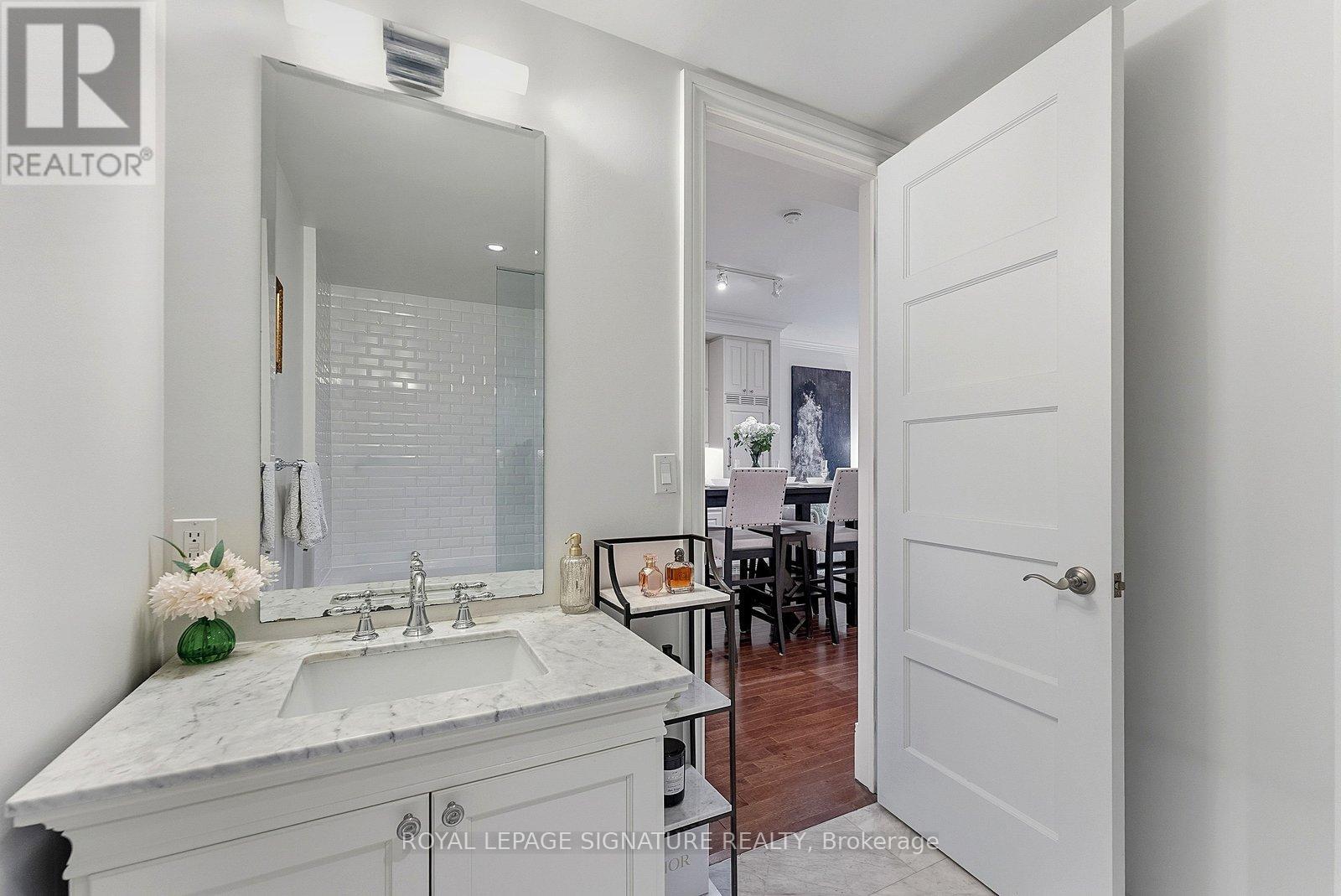 339 - 22 Leader Lane, Toronto, Ontario  M5E 0B2 - Photo 25 - C12992046