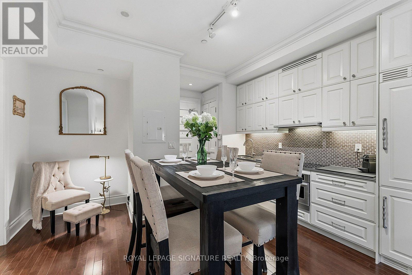 339 - 22 Leader Lane, Toronto, Ontario  M5E 0B2 - Photo 7 - C12992046