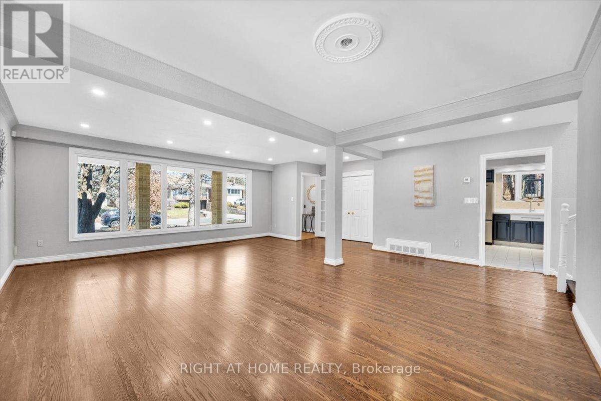 23 Christine Crescent, Toronto, Ontario  M2R 1A4 - Photo 11 - C12992086