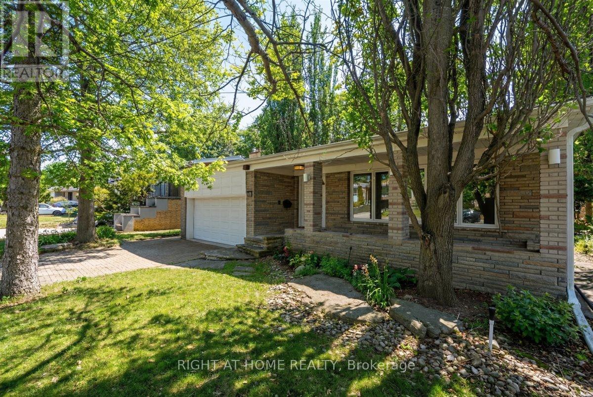 23 Christine Crescent, Toronto, Ontario  M2R 1A4 - Photo 2 - C12992086