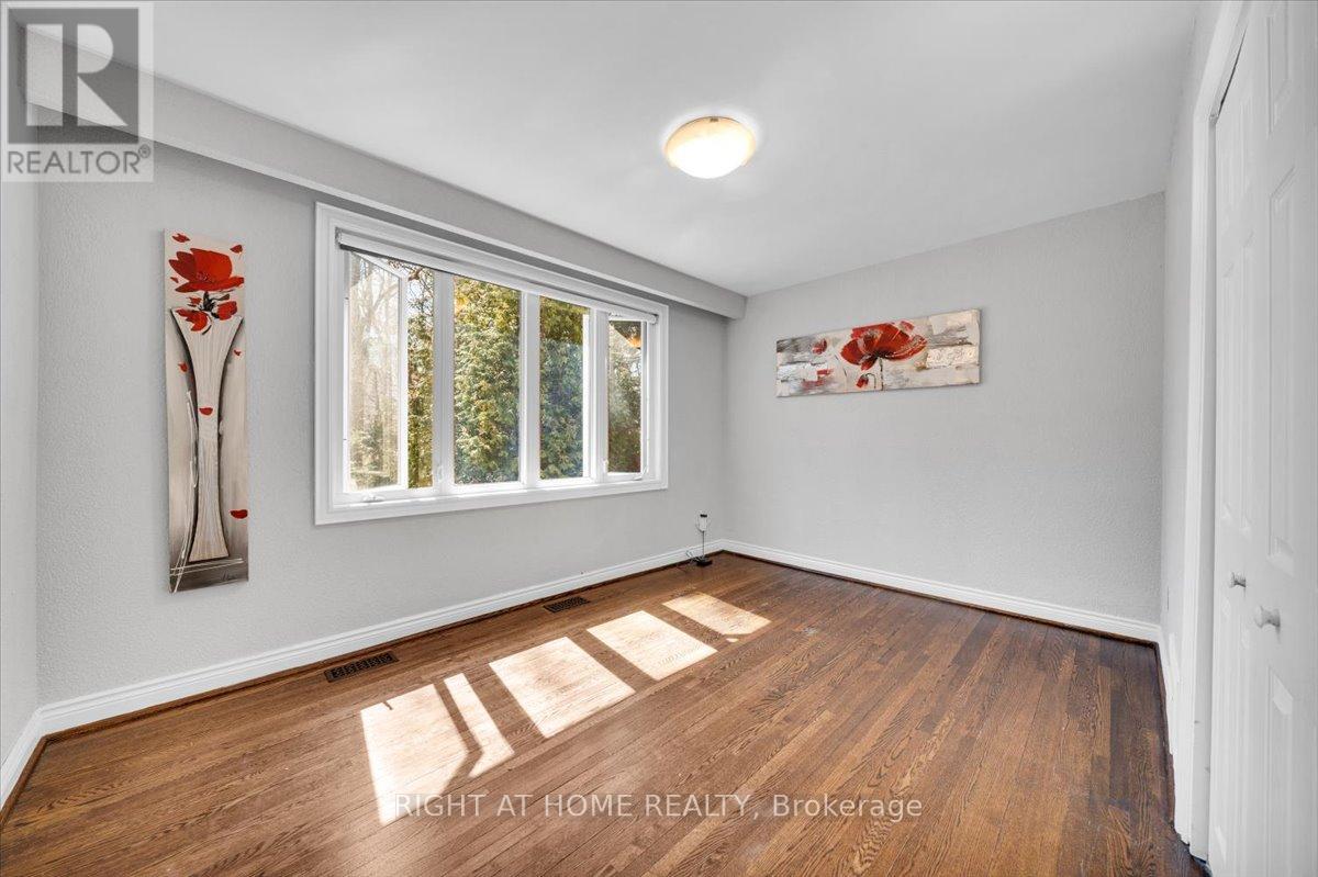 23 Christine Crescent, Toronto, Ontario  M2R 1A4 - Photo 20 - C12992086