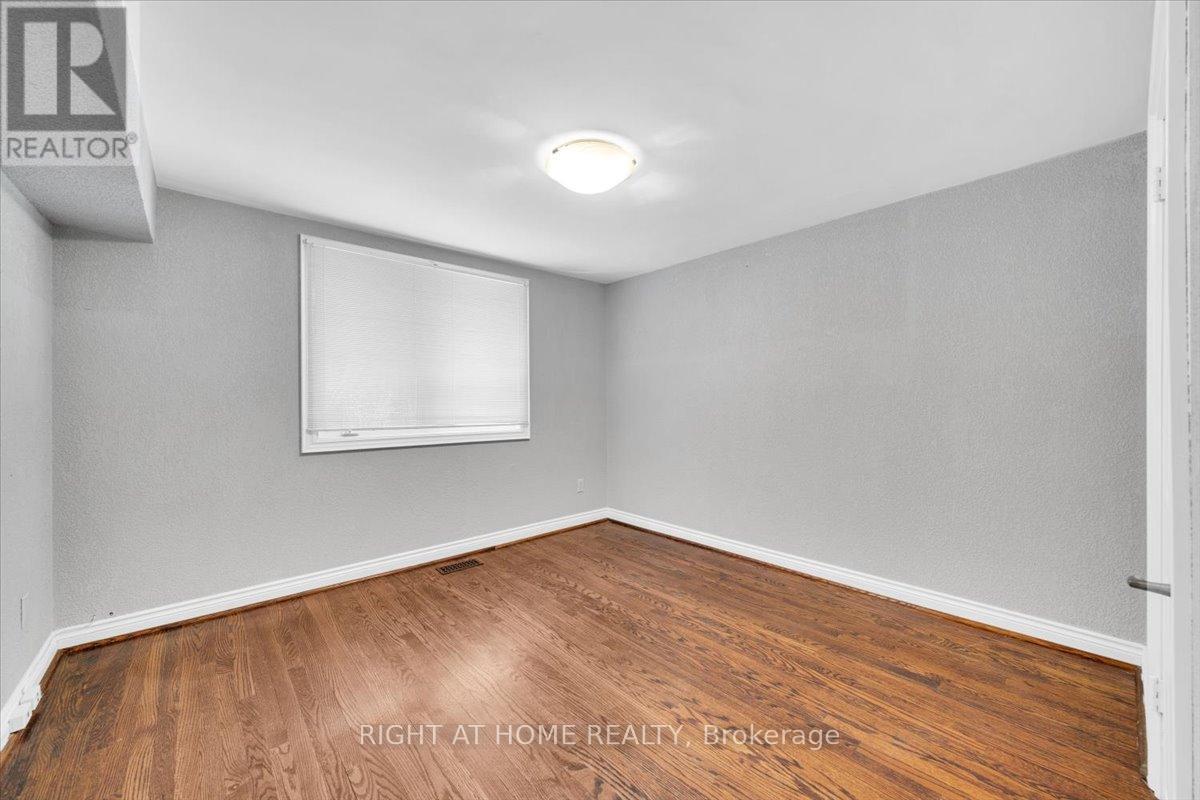 23 Christine Crescent, Toronto, Ontario  M2R 1A4 - Photo 28 - C12992086