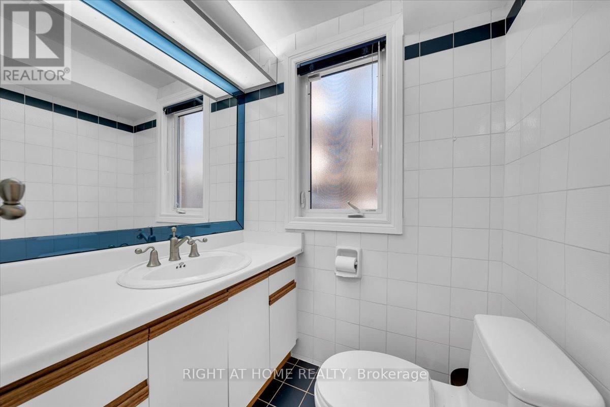 23 Christine Crescent, Toronto, Ontario  M2R 1A4 - Photo 30 - C12992086